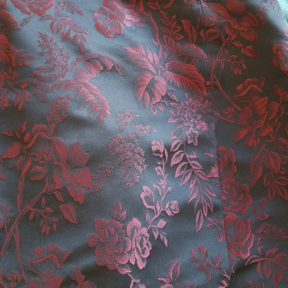 Ann Taylor Red & Black Flared Jaquard Skirt (8) - Picture 2 of 5